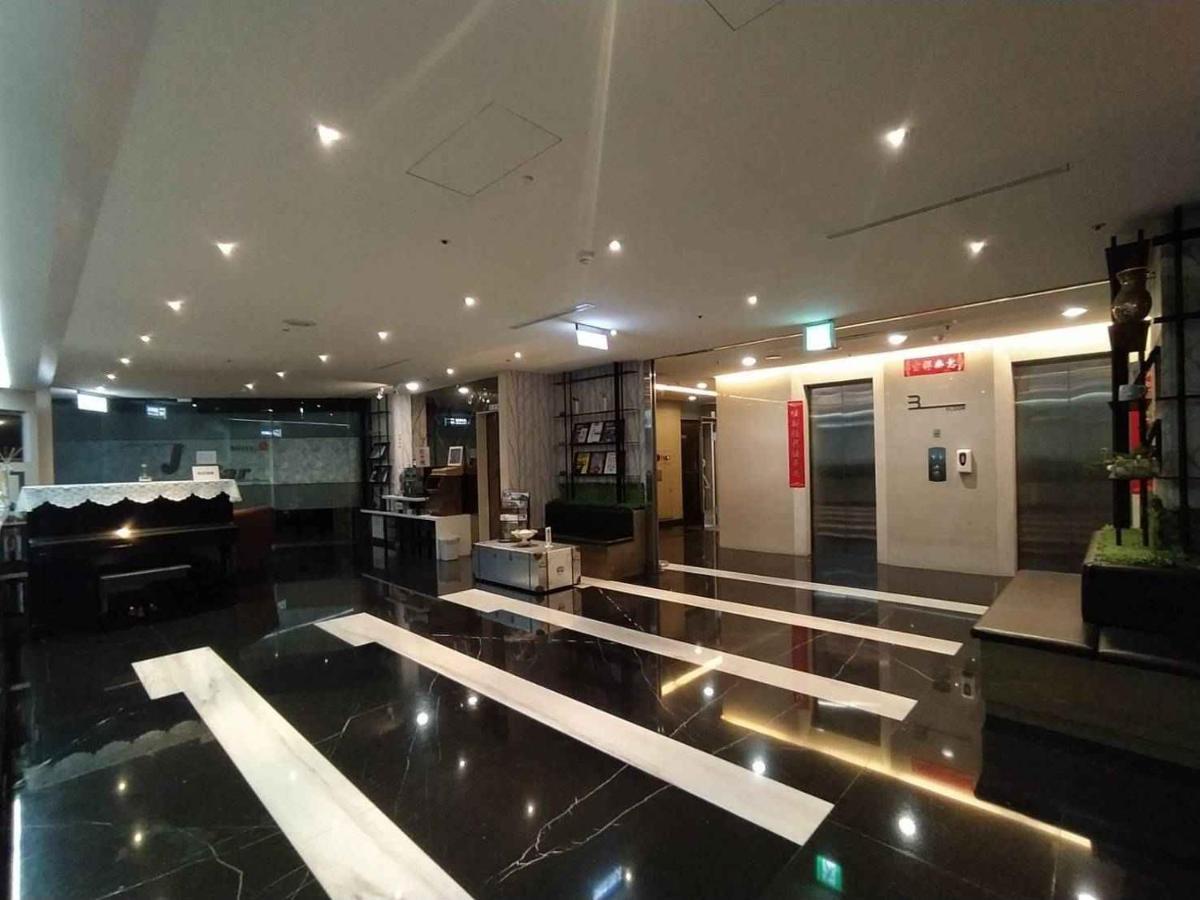 Hotel J Taoyuan Pingzhen Exterior foto
